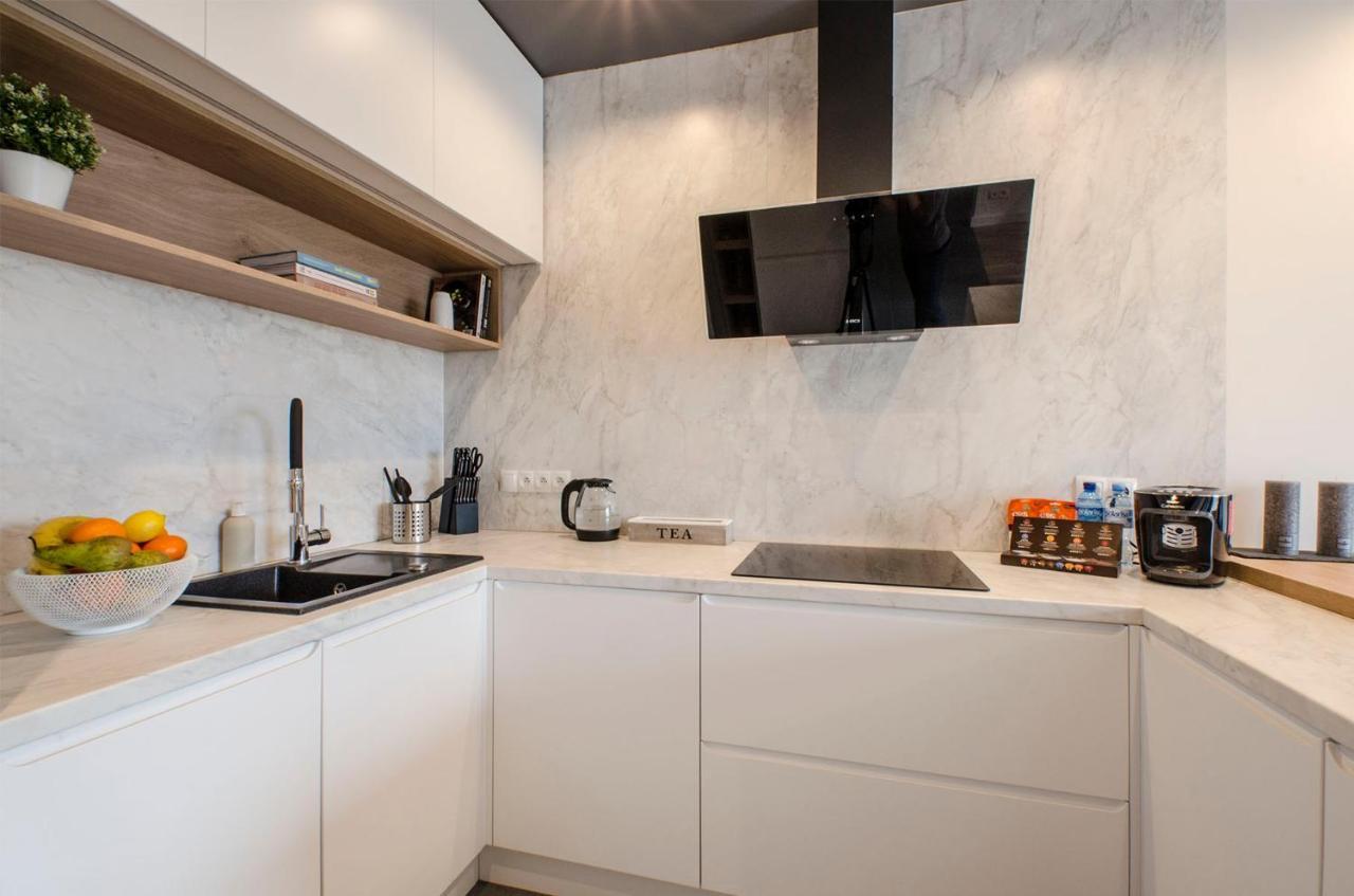 לודז' Sky Home- Ilumino Apartment -Centrum, Parking, Klimatyzacja, Dostep Na Kod מראה חיצוני תמונה